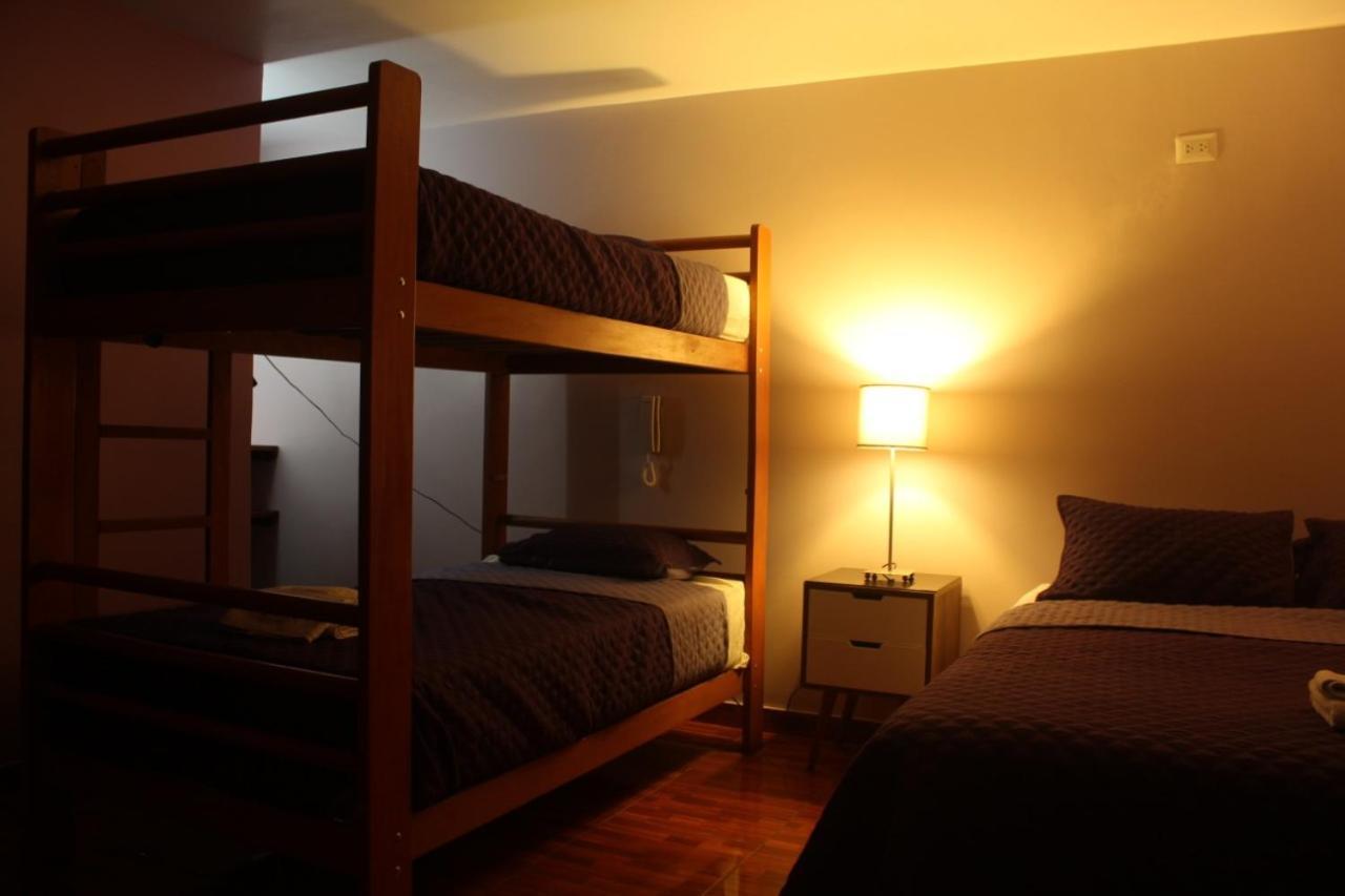 Montreal Hostal Lima Buitenkant foto