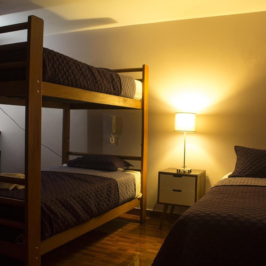 Montreal Hostal Lima Buitenkant foto